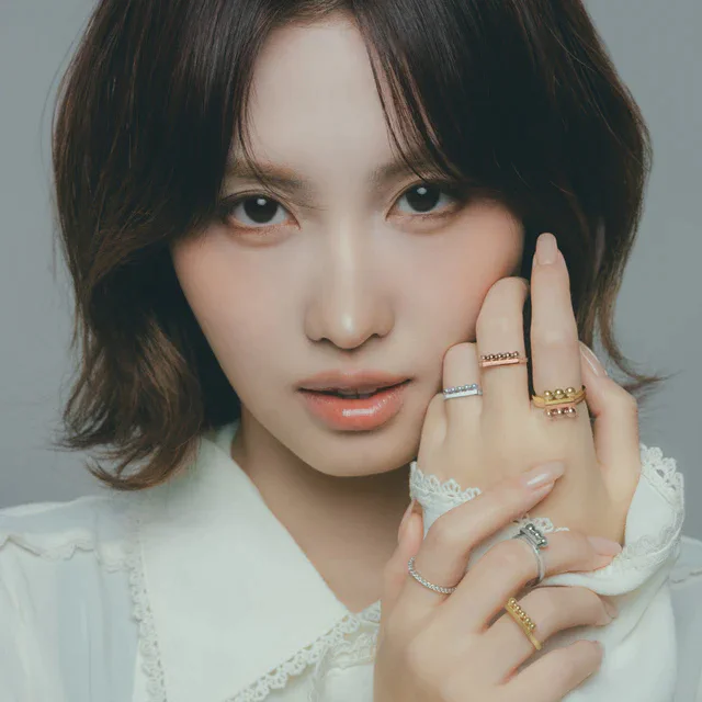 TASAKI 初のメタルジュエリー、TWICE の MOMO と描くコンテンポラリーな輝き