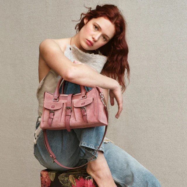 マルベリー「ロクサンヌ」が主役の新作カプセル、ハートバッグと小物でバレンタインから春まで彩るコレクション