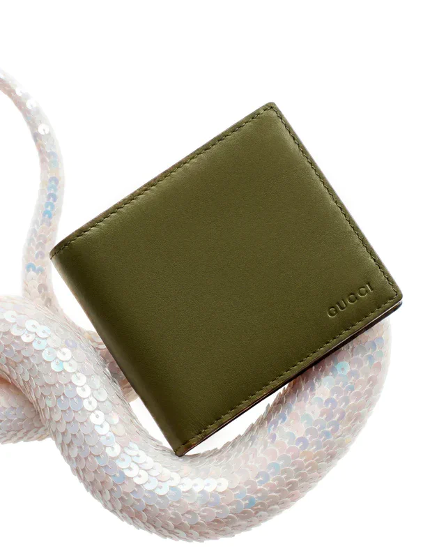 グッチ、3月5日のスーパーラッキーデーに向けた日本限定アイテム、桜とスネークで仕上げるスモールレザーグッズ