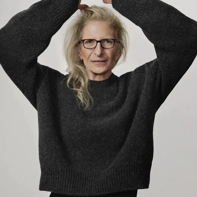 ジバンシィが2026年サマーキャンペーンを発表、サラ・バートンとアニー・リーボヴィッツが紡ぐ女性像とクリエイション