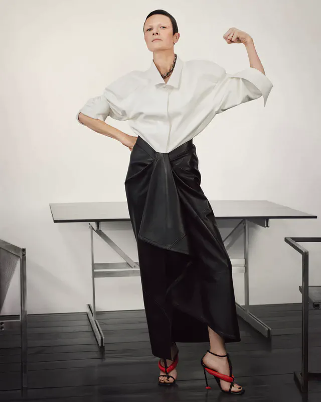 ジバンシィ 2026サマーキャンペーン、サラ・バートンがアニー・リーボヴィッツらと描く多層的な女性像とクリエイション