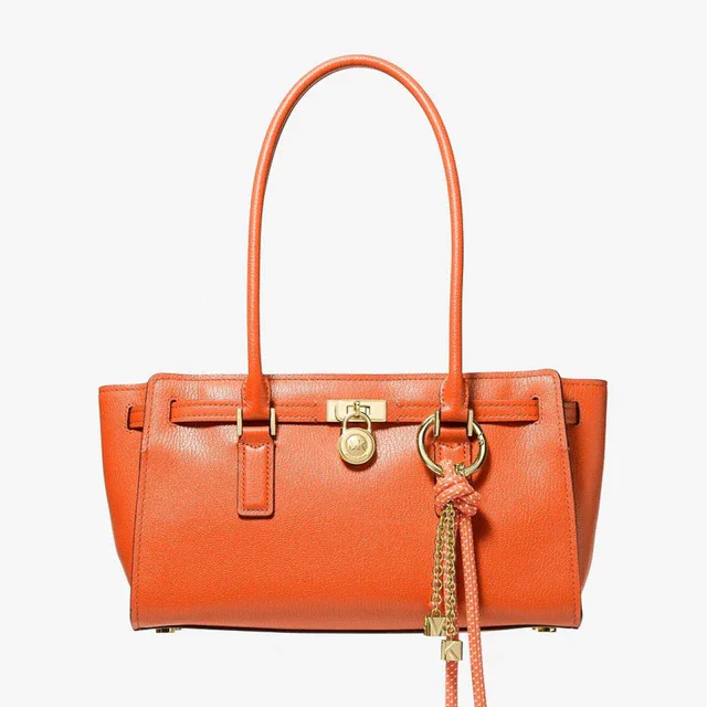 マイケル・コース 南フランスの光をまとう2026年春キャンペーン、ショートフィルムとローカルストーリーで描く旅のスタイル提案