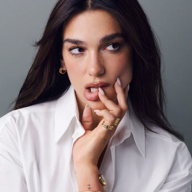 ブルガリ グローバル アンバサダー就任のデュア・リパ動画を公開、現代フェミニニティの新しい顔を映す瞬間