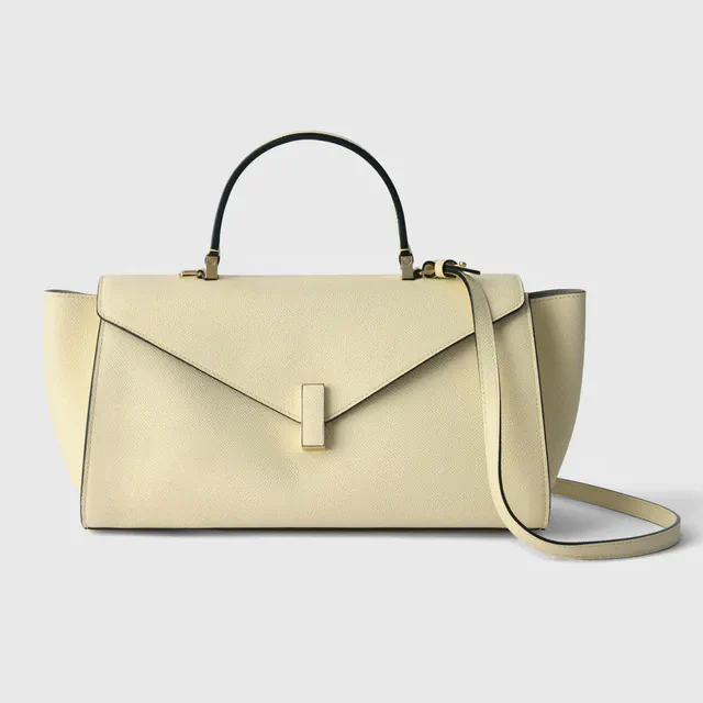 ヴァレクストラ「イジィデ」15周年、新作「イジィデ エディター」で軽やかに更新する名作バッグ