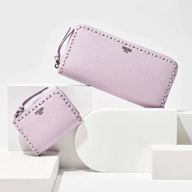 フェンディ 最強開運日に間に合う、おすすめのスモールレザーグッズ情報