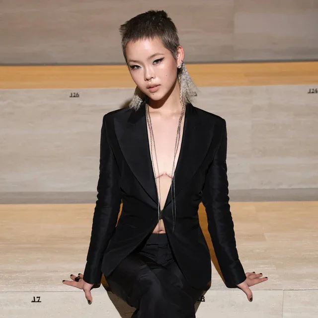 グッチ デムナによる Gucci Primavera コレクション、COCONA (XG)、三吉彩花、リノ (Stray Kids)ほかが来場