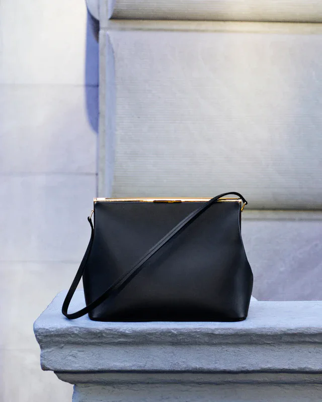 NY発アダム リペス、待望のバッグコレクション、18Kゴールドと最高級カーフが織りなす至高の造形