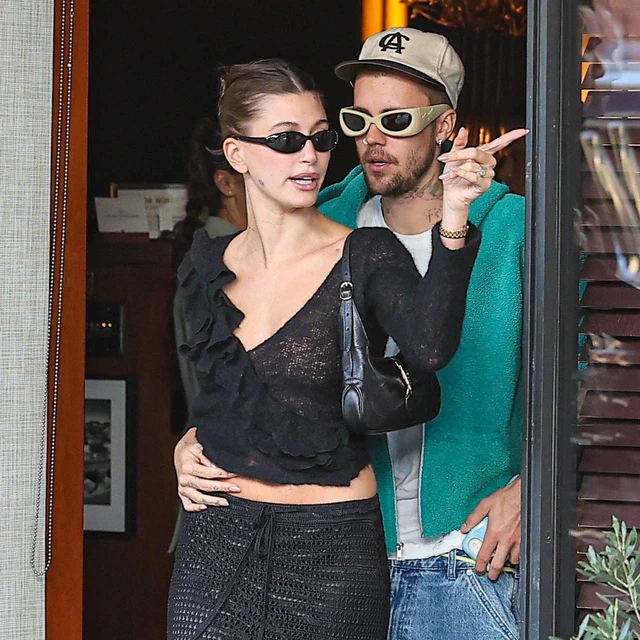 グッチを象徴するジャッキーが描く、ヘイリー・ビーバーとケイト・モスの洗練された日常