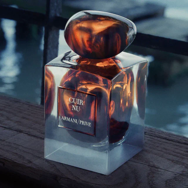 アルマーニ ビューティ 究極の香りとヴェネツィアン グラスの競演「アルマーニ プリヴェ キュイール ニュ（ムラーノ エディション）」  数量限定発売