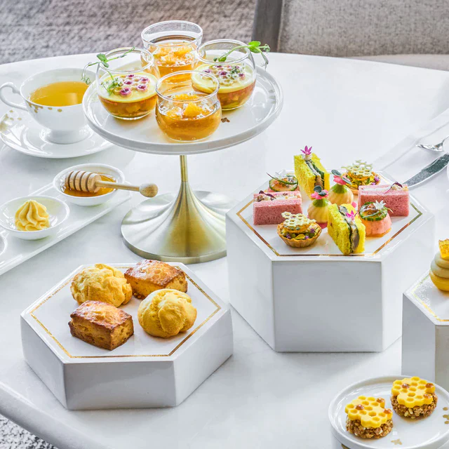 ショーメの輝きを五感で堪能、ザ・リッツ・カールトン東京で楽しむ特別なアフタヌーンティー