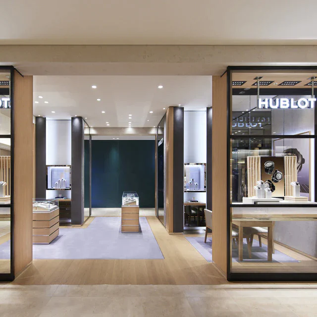 ウブロ 大阪 阪急うめだ本店にウブロの最新コンセプト店が登場、洗練された空間で出合う「ビッグ・バン」の真髄