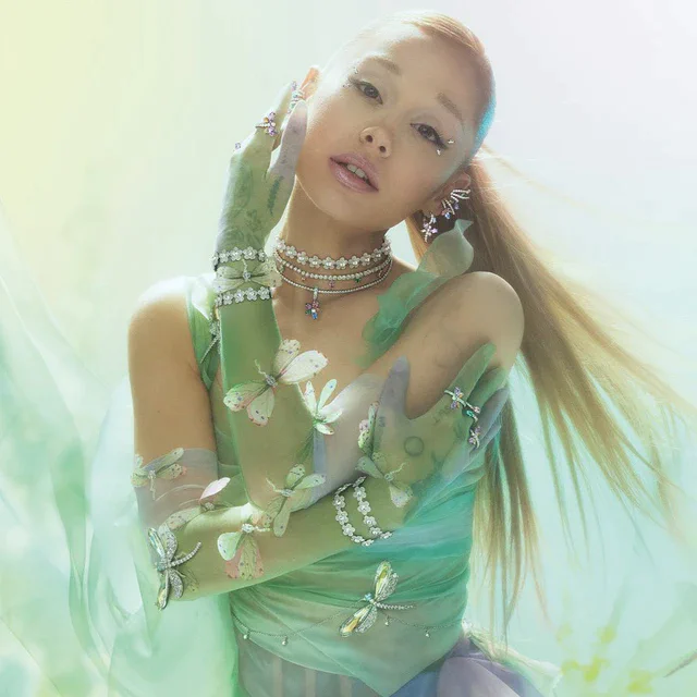 スワロフスキーとアリアナ・グランデが贈る、幻想的な庭園を着想源とした第2弾カプセルコレクション