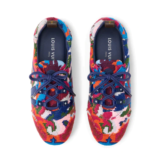 ルイ・ヴィトンが贈る新作LVスニーカリーナ、タペストリー素材と極上レザーのコントラスト