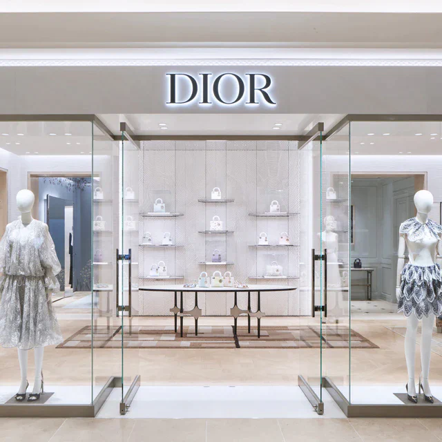 ディオール 大阪に新たな聖地がオープン、ムッシュ・ディオールの愛した色彩が息づく空間