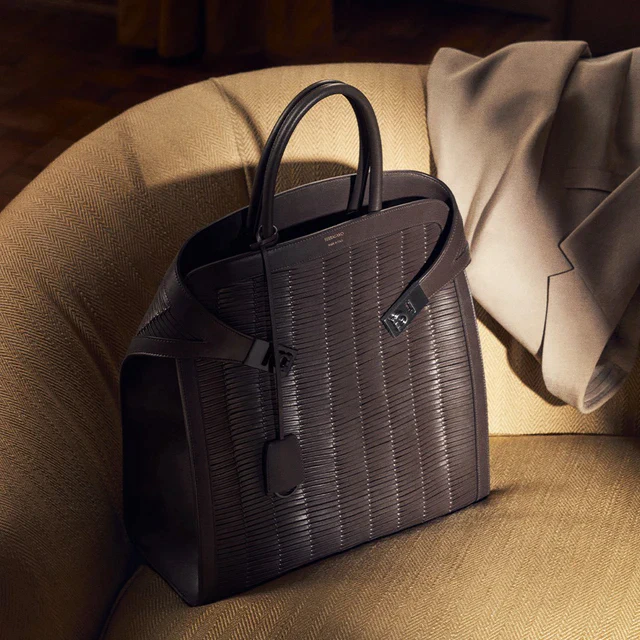 フェラガモ 横浜高島屋店がリニューアル、ウィメンズとメンズを網羅した上質な空間