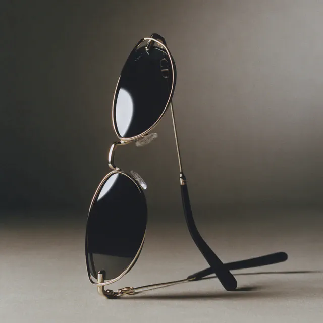 ディオール 新作「プティ CD」サングラスが登場、レトロモダンな視線を演出