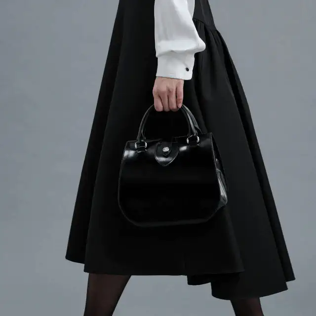 グランドピアノのような艶に魅せられて、PORTER新作BUS GIRLが描く新しいスタンダード