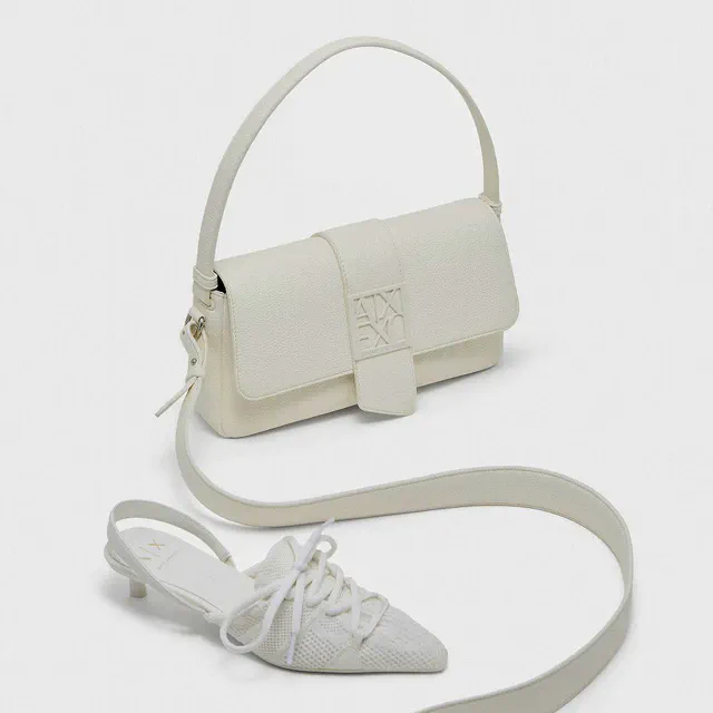 A|X アルマーニ エクスチェンジ 潔い白の旋律、ホワイト エディションがもたらす洗練の極致