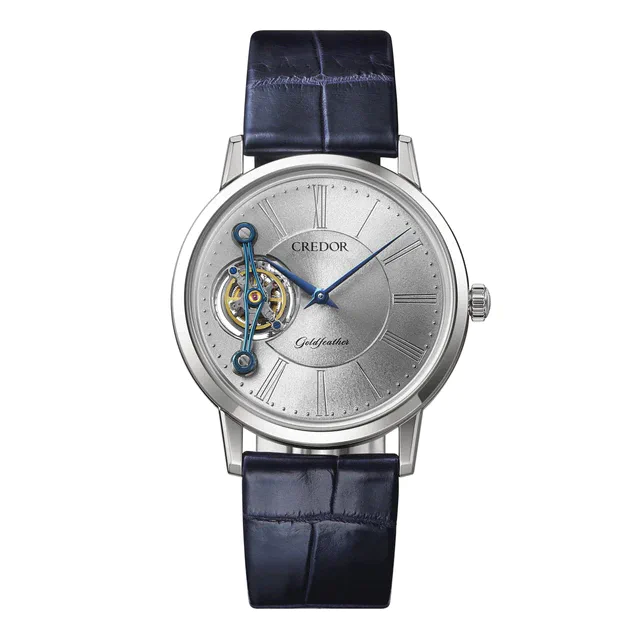 セイコーウオッチ クレドール ゴールドフェザーが描く黄金の頂き、30年の彫金技術が昇華した至高のトゥールビヨン