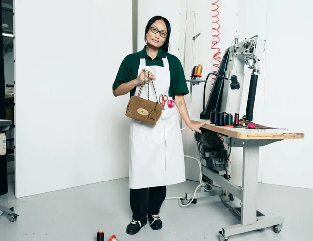 ティム・ウォーカーが描くマルベリーの幻想、伝統のバッグと7人の職人が織りなす美学