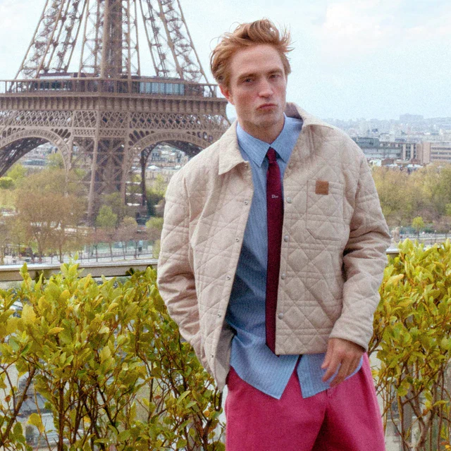 ディオール ロバート・パティンソンが映画 『THE DRAMA』 の記者会見で見せた洗練の装い