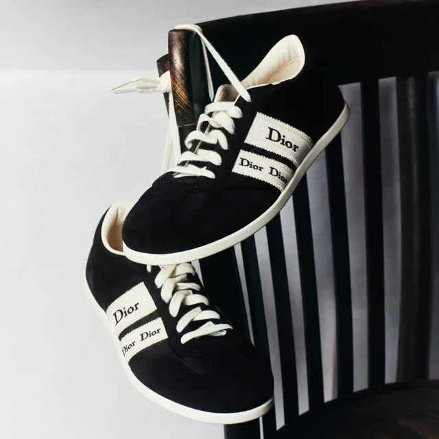 ディオール 新作「ディオール リボン」スニーカー、2026年秋冬に向けた軽やかな再解釈