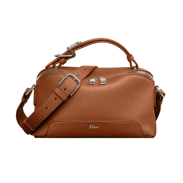 ディオール 曲線とグレインドレザーの融合、新作「ディオール アーチー」バッグをチェック