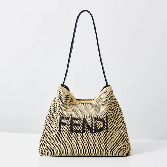 フェンディ メンズ新作バッグ「ホーボー ソフト」、現代の男性へ捧げる軽やかな洗練のフォルム