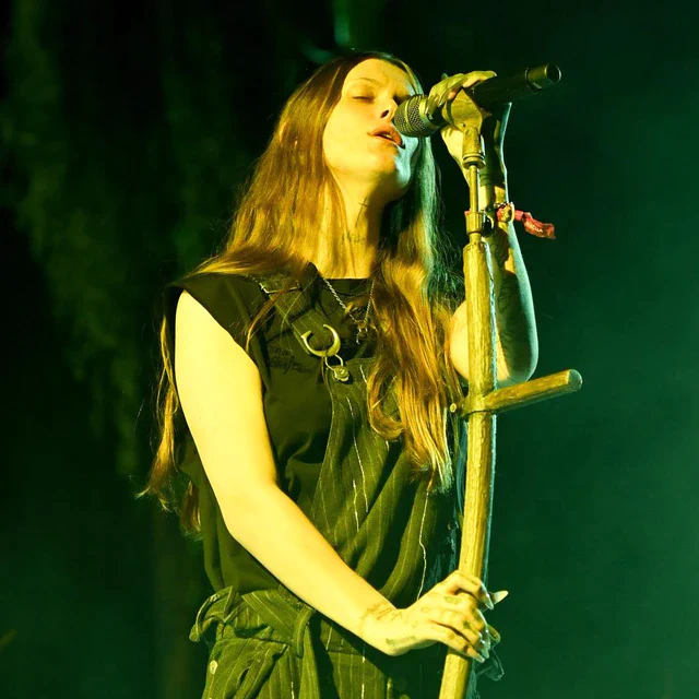 ディオールが描き出す現代のミューズ、エセル・ケインが「コーチェラ 2026」で見せたデニムと気品