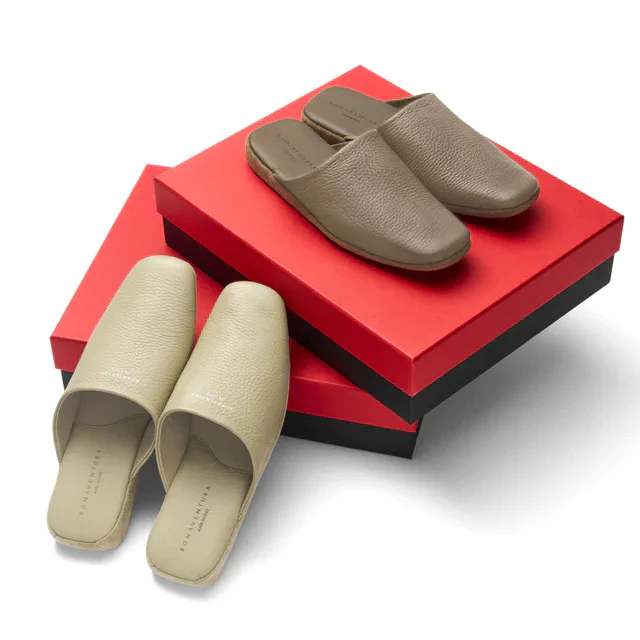 ボナベンチュラと老舗 FARFALLA が贈る新作レザールームシューズ、妥協なき手仕事による極上の履き心地