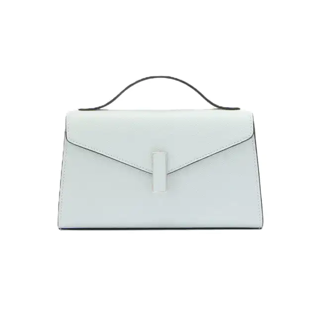 ヴァレクストラ 伊勢丹新宿店にて期間限定ショップ、新作バッグ「イジィデ ティン」と過ごす特別な二週間