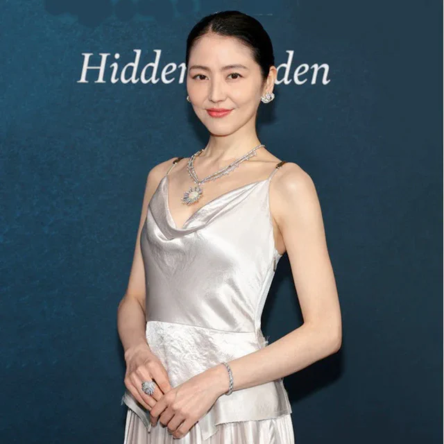 ティファニー 長澤まさみがBLACKPINK ロゼら豪華ゲストと「ブルー ブック2026：ヒドゥン ガーデン」の発表を祝福