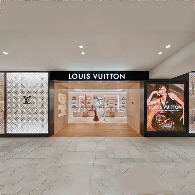 ルイ・ヴィトン 装いも新たに誕生した西武池袋店で、最新コレクションを巡る至福の時