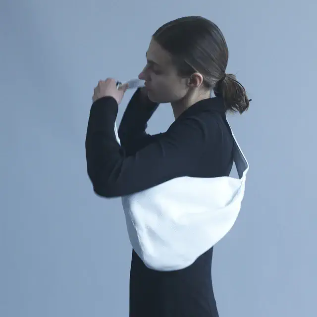 ヨウジヤマモト discord Yohji Yamamoto、PUFFシリーズの新型バッグと心躍る新色がワードローブへ