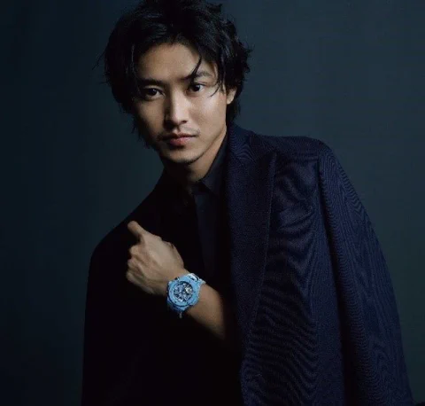 ウブロ ブランドアンバサダーの山崎賢人さん