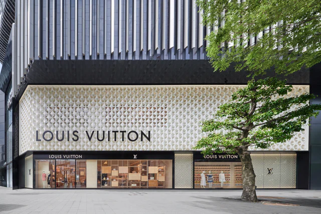 ルイ・ヴィトン 名古屋ランドマーク店オープン、その圧倒的な建築美と