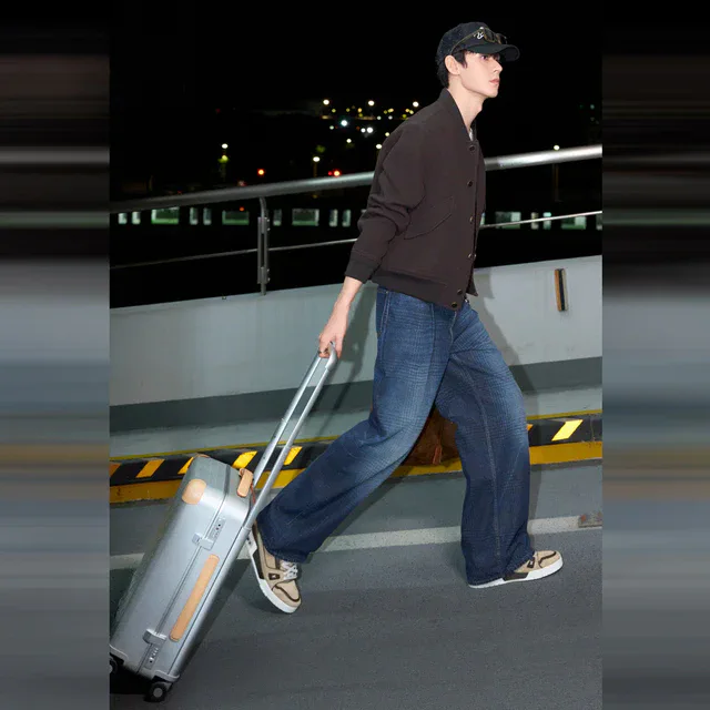 ルイ・ヴィトン ゴン・ジュンも愛用する「スーツケース ホライゾン・アルミニウム」、機能美を極めた最高峰のラゲージ