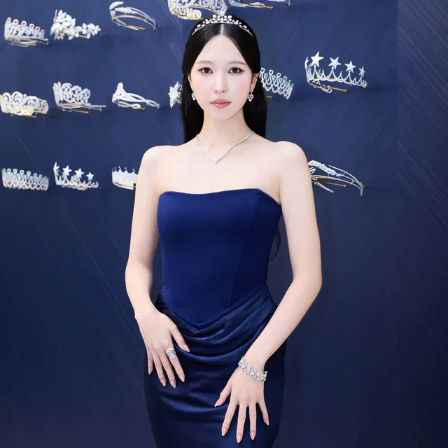 ショーメ 大阪心斎橋店がグランドオープン、TWICEのMINAが「ジョゼフィーヌ」のティアラとジュエリーを披露