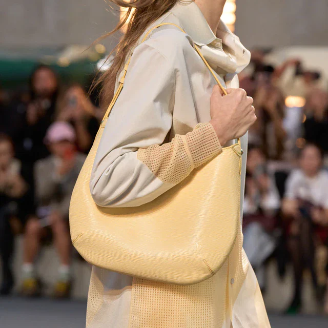 ルイ・ヴィトン しなやかなシルエットと調和する、2027春夏ウィメンズ・コレクションのバッグ
