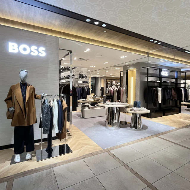 BOSS 大丸心斎橋店に新ショップをオープン、メンズ・ウィメンズの多彩なコレクションで広がる142㎡の空間