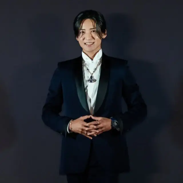 ブルガリの輝きとともに目黒蓮が点灯式に登場、大阪城を彩る「SINFONIA」が開幕