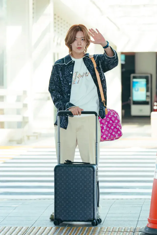 ルイ・ヴィトン YUTA (NCT 127)、ルイ・ヴィトンと共に韓国の仁川国際空港に到着